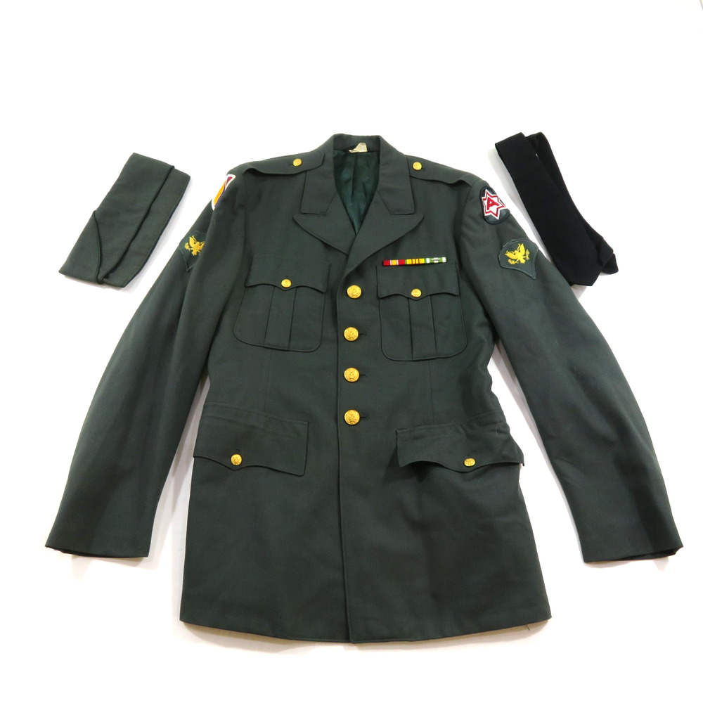 Vietnam Era US Army Dress Green Uniform Serge Coat 39L 1960s/70s